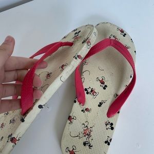 DISNEY FLIP FLOPS